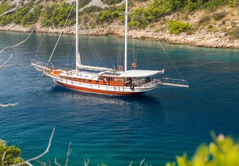 Bonaventura Yacht Charter in Dubrovnik