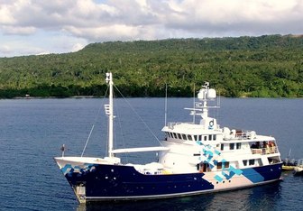 Dardanella Yacht Charter in Australia