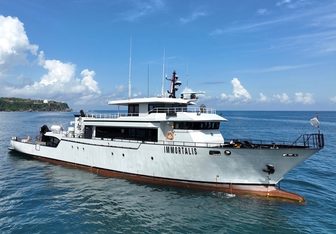 Immortalis Yacht Charter in Australia
