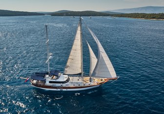 Lotus Yacht Charter in Dubrovnik