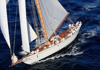 Moonbeam IV Yacht Charter in South of France