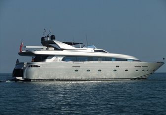 Naughty By Nature Yacht Charter in St Tropez