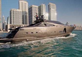 UD30 Yacht Charter in Dubai