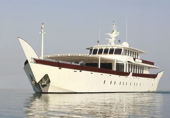 Warsan Yacht Charter in Dubai