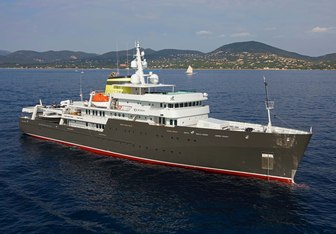 Yersin Yacht Charter in Mediterranean