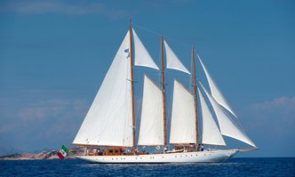 Croce del Sud yacht charter Martinolich Sail Yacht
