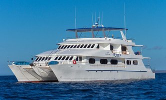 Tip Top II yacht charter Tecnavin Motor Yacht